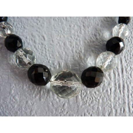 Collier en perles de verre facetté noir et transparent