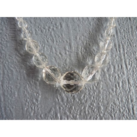 Collier vintage en perles de verre transparent multi-facettes