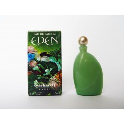 Miniature de parfum Eden de Cacharel