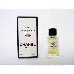 Miniature de parfum N°19 de Chanel
