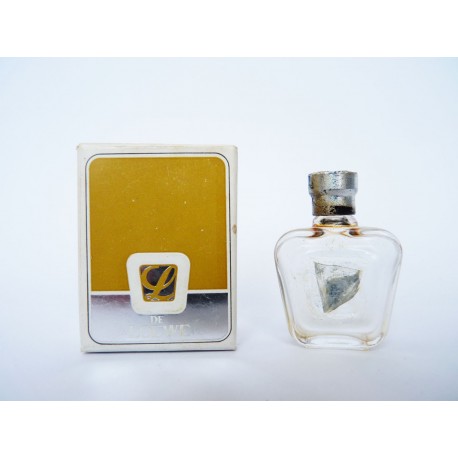 Miniature de parfum L de Loewe