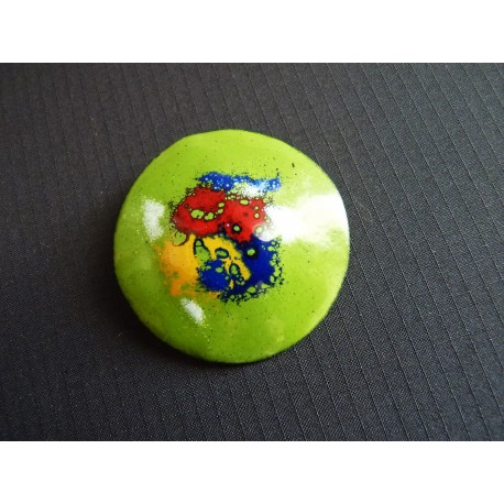 Broche pastille en métal émaillé multicolore