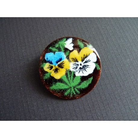 Broche vintage en métal émaillé à décor de pensées