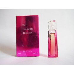 Miniature de parfum Very Irresistible de Givenchy
