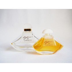 Lot de 2 miniatures de parfum Capucci de Capucci