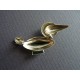 Petite broche oiseau toucan en métal chromé