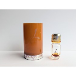 Miniature de parfum L de Lubin